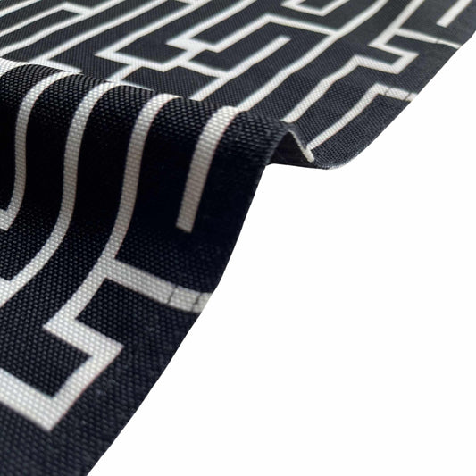 The side of the Maze-Patterned Canvas Cotton Placemats